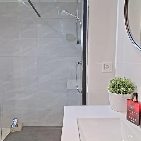 Contemporary, Luxury Living In The Location Lejlighed Marbella