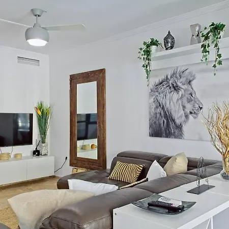 Contemporary, Luxury Living In The Location Lejlighed Marbella